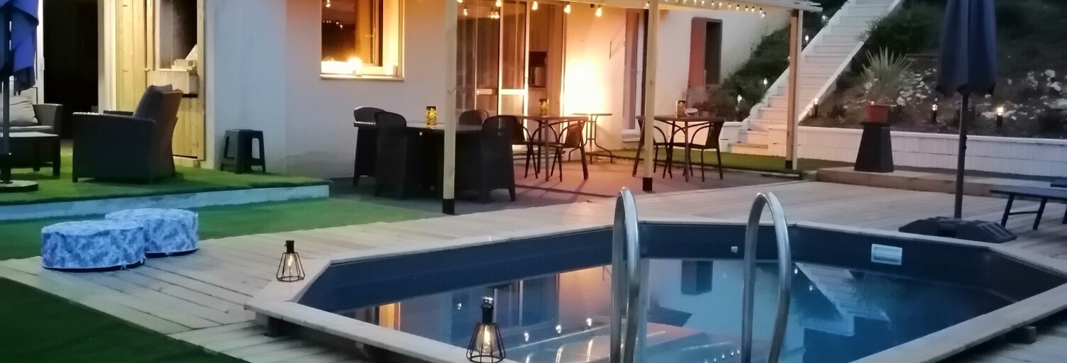 Maison 8 Pièces 213 m² à vendre à Lachapelle-Auzac (46200)