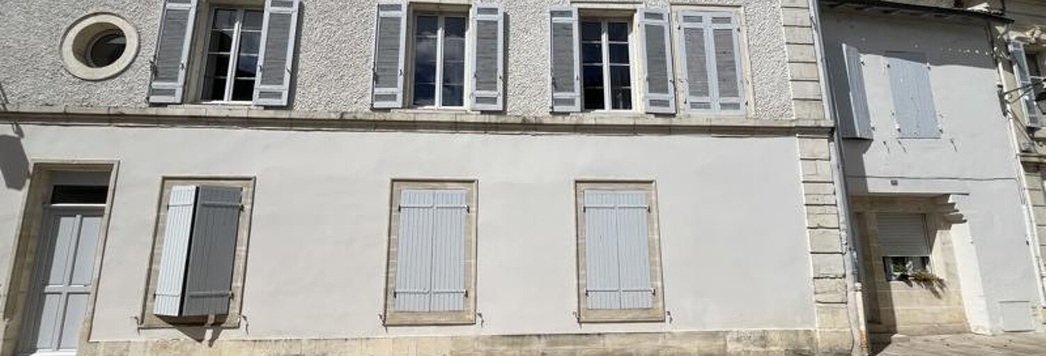 Immeuble   m² à vendre à Saint-Jean-d'Angély (17400)