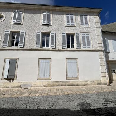 Immeuble  265500 €