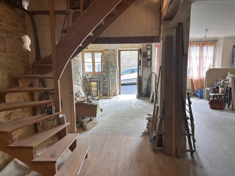 Maison en pierre de 3 pièces principales — photo 1