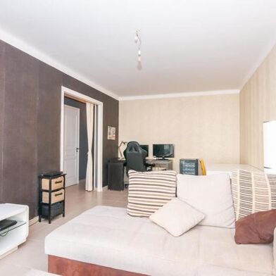 Appartement 3 pièces 205608 €