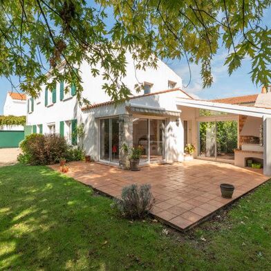 Maison 8 pièces 624750 €