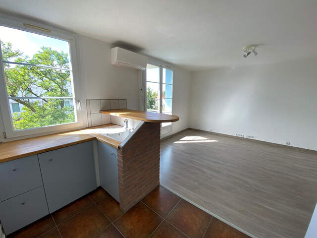 Appartement Avignon 3 pièces 55m2 avec Balcon et Garage — photo du bien