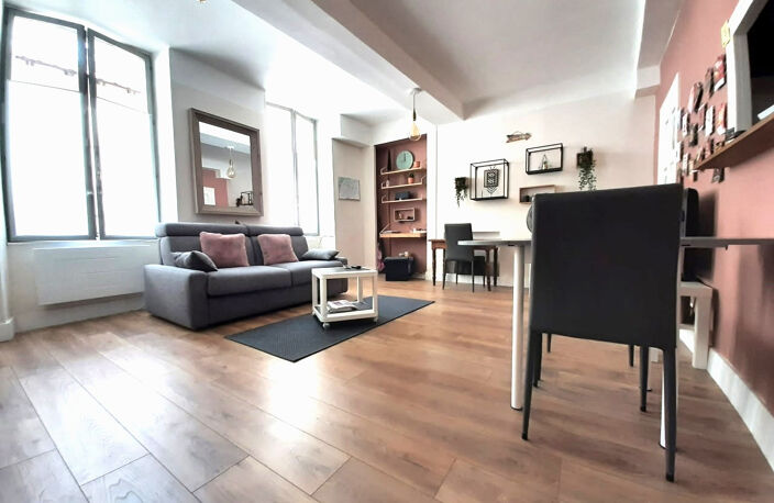 EN EXCLUSIVITE - AVIGNON INTRA MUROS SUPERBE STUDIO  LOUE — photo 3