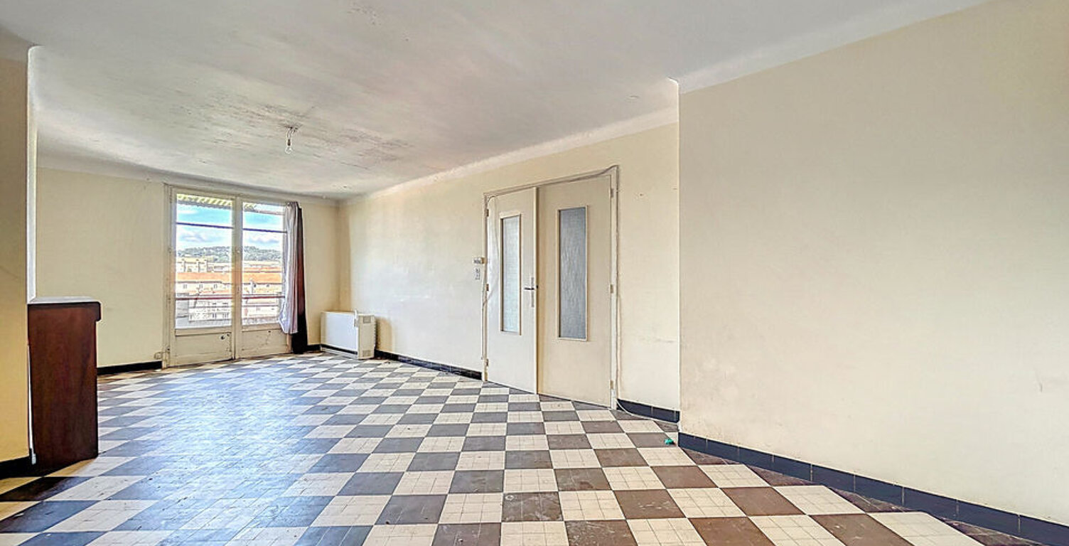 Appartement A RENOVER 80 m² + balcon à AUBENAS — photo 1