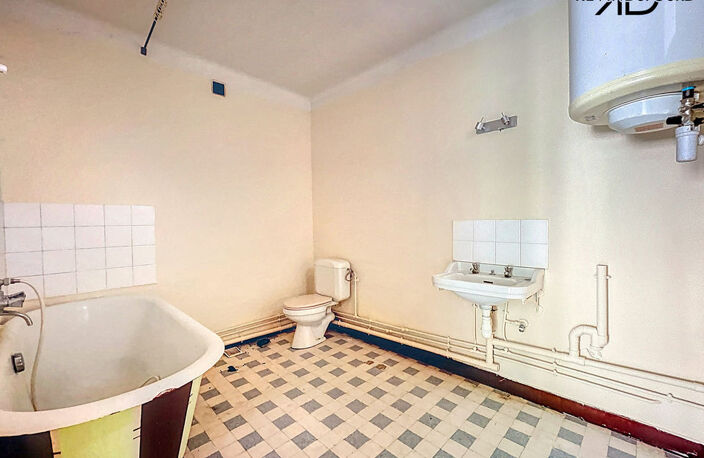 Appartement A RENOVER 80 m² + balcon à AUBENAS — photo 3
