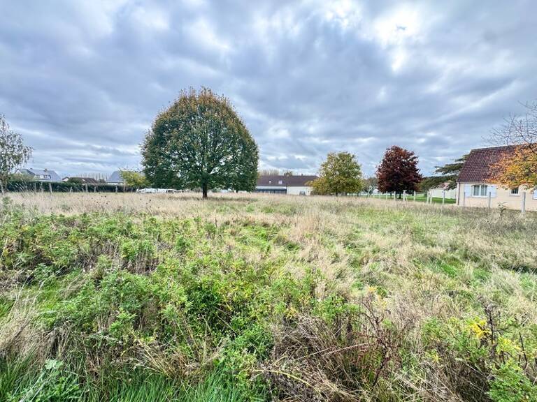 Terrain de plus de 2 000 m² à Aubigné-Racan — photo 1
