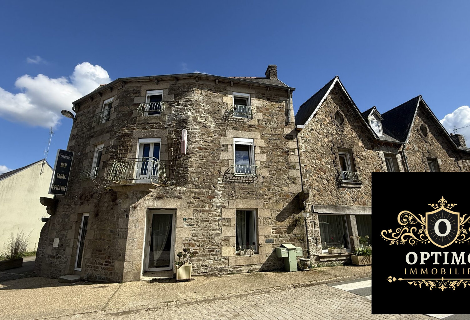 IMMEUBLE DE RAPPORT AVEC HANGAR — photo 1