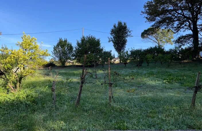 Terrain constructible hors lotissement — photo 2