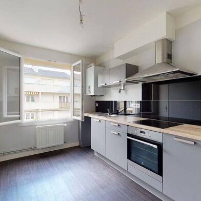 Appartement 3 pièces 720 €