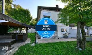 Immeuble  274 m² à vendre à Saint-Genis-Laval (69230)