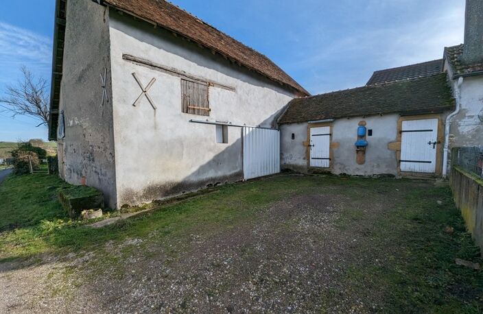 À vendre porche de Digoin, maison à rénover avec dépendances / terrain 965m² — photo 3