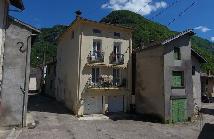 maison à vendre 6 pièces CHALEY (01) de 147 m² — photo 3