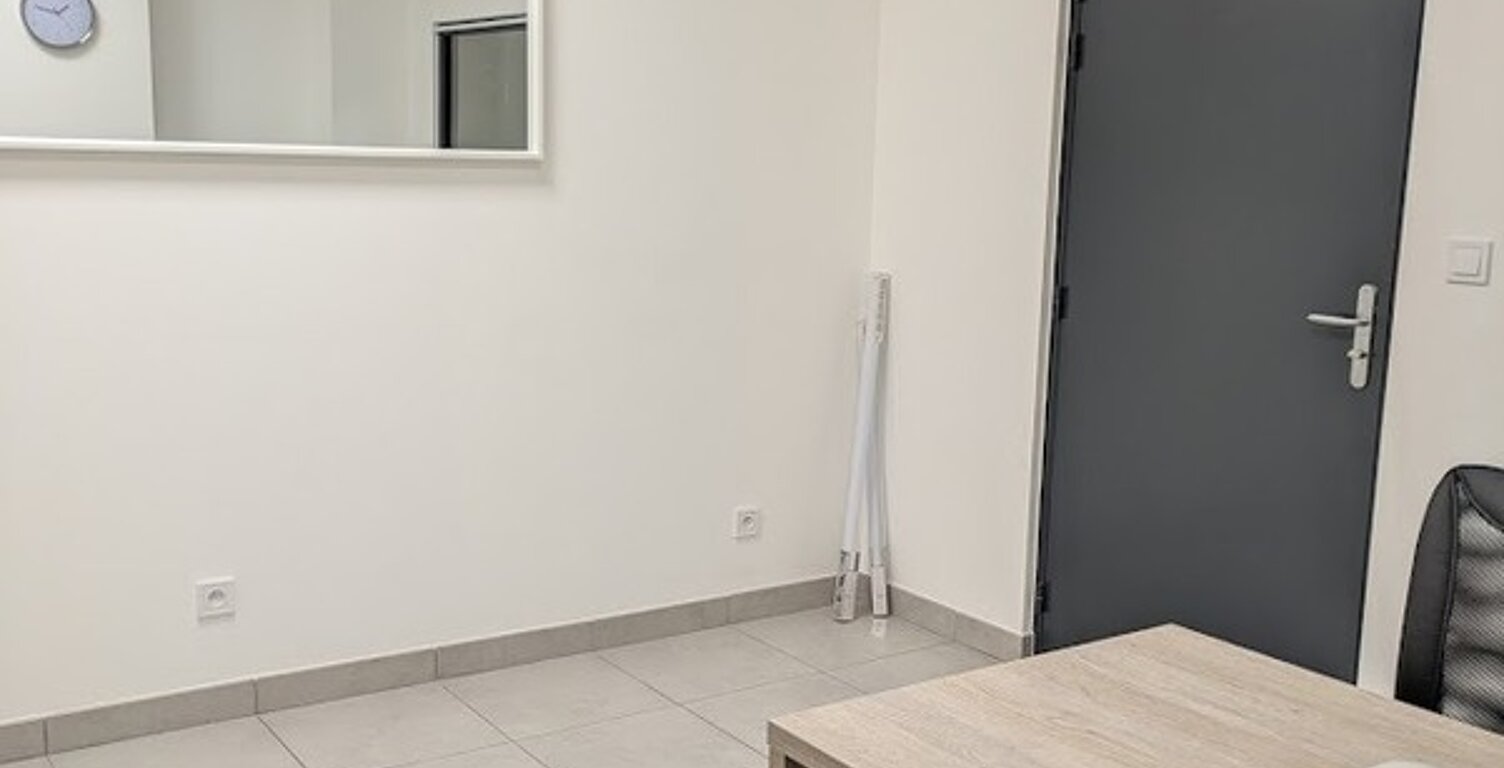 Dpt Isère (38), à louer BOURGOIN JALLIEU bureau 15 m² — photo 1