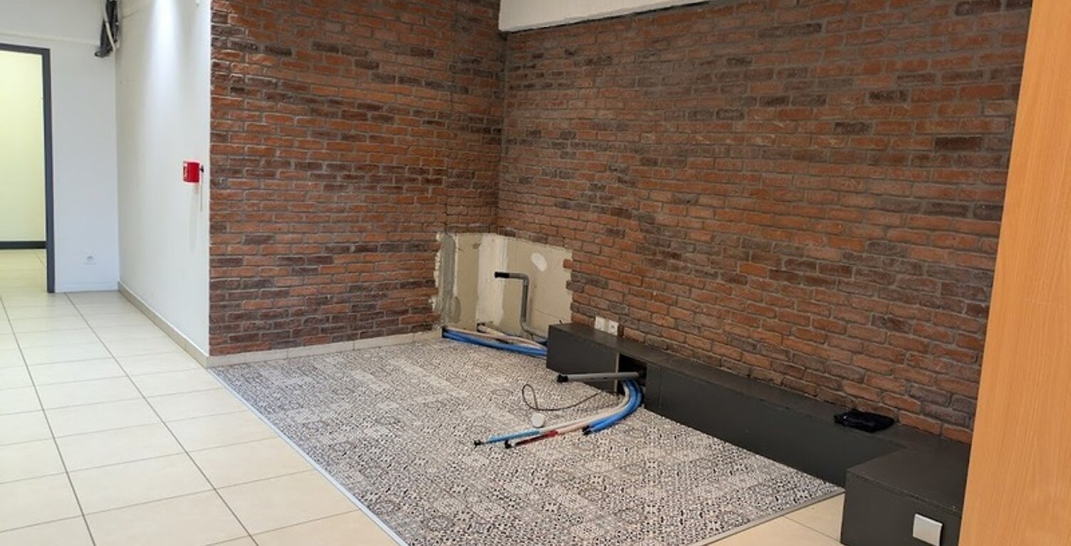 Dpt Isère (38), à louer BOURGOIN JALLIEU Local commercial 75 m² — photo 1