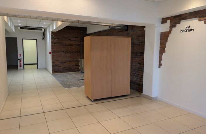 Dpt Isère (38), à louer BOURGOIN JALLIEU Local commercial 75 m² — photo 2