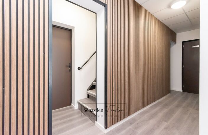 Dpt Bouches du Rhône (13), à louer GEMENOS Bureau 13 m² - Climatisation réversible - Electricité et fibre (inclus dans les charges) - Stationnement facile - Rénové — photo 2