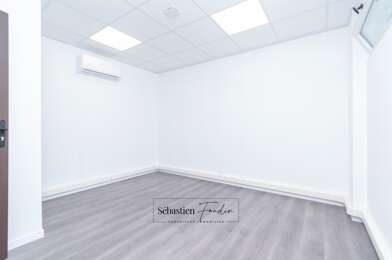 Bureau 1 pièces 305 €