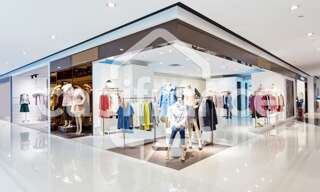 Commerce  850 m² à louer à Angers (49000)