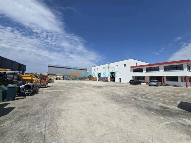 Bondoufle A VENDRE 965m² bâtiment indépendant sur un terrain de 3350m² — photo 1