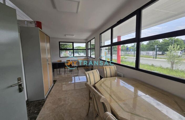 Bondoufle A VENDRE 965m² bâtiment indépendant sur un terrain de 3350m² — photo 4