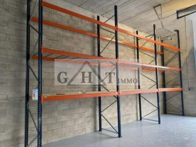 A LOUER A MARCOUSSIS UN ENTREPOT / BUREAUX DE 300 M² — photo du bien