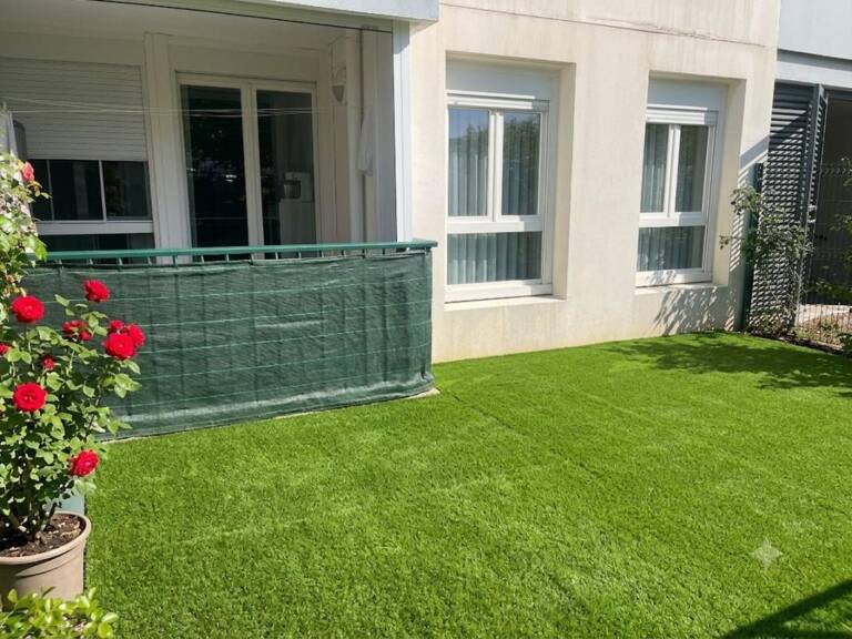 Appartement T3 de 73 m² rénové avec jardin privatif et balcon — photo 1