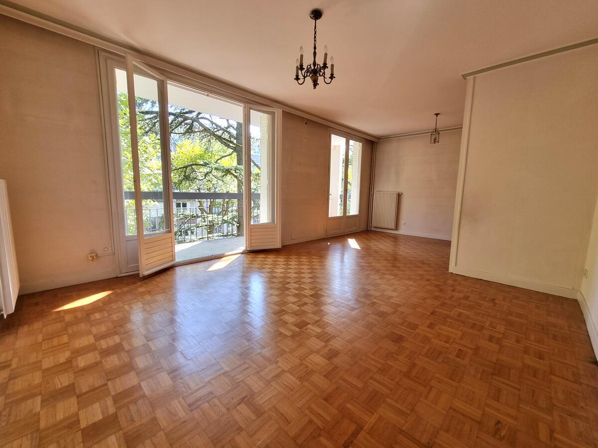 Appartement 5 pièces  à vendre Décines-Charpieu 69150