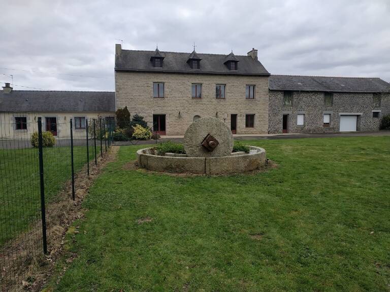 A VENDRE - SOQUET IMMOBILIER - ENSEMBLE IMMOBILIER DE CARACTERE - LA BAUSSAINE — photo 1