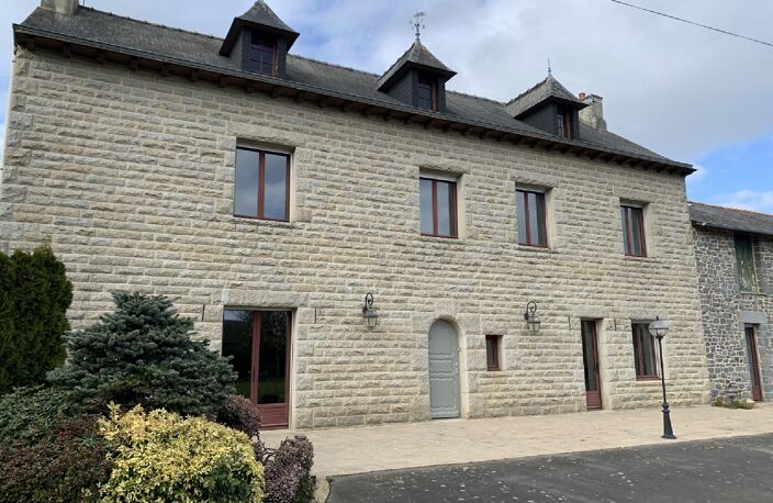 A VENDRE - SOQUET IMMOBILIER - ENSEMBLE IMMOBILIER DE CARACTERE - LA BAUSSAINE — photo 2