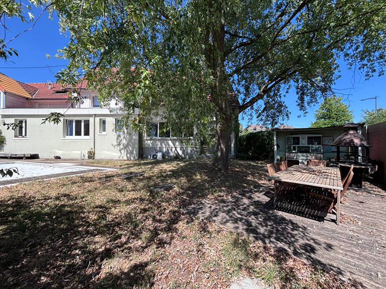 VENTE : maison de 8 pièces (208 m²) à CERNAY — photo 1