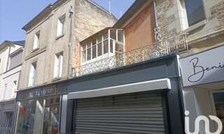 Immeuble  320 m² à vendre à Doué-en-Anjou (49700)