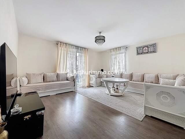 Appartement 4 pièces avec balcon — photo du bien