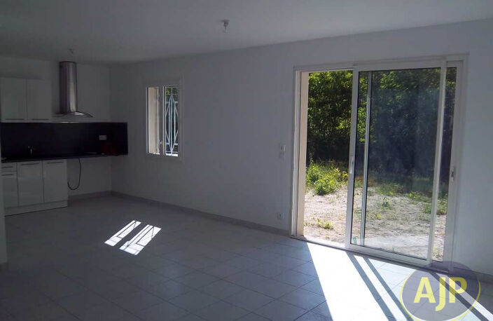 Maison T3 avec jardin centre-ville de Lesparre ! — photo 5