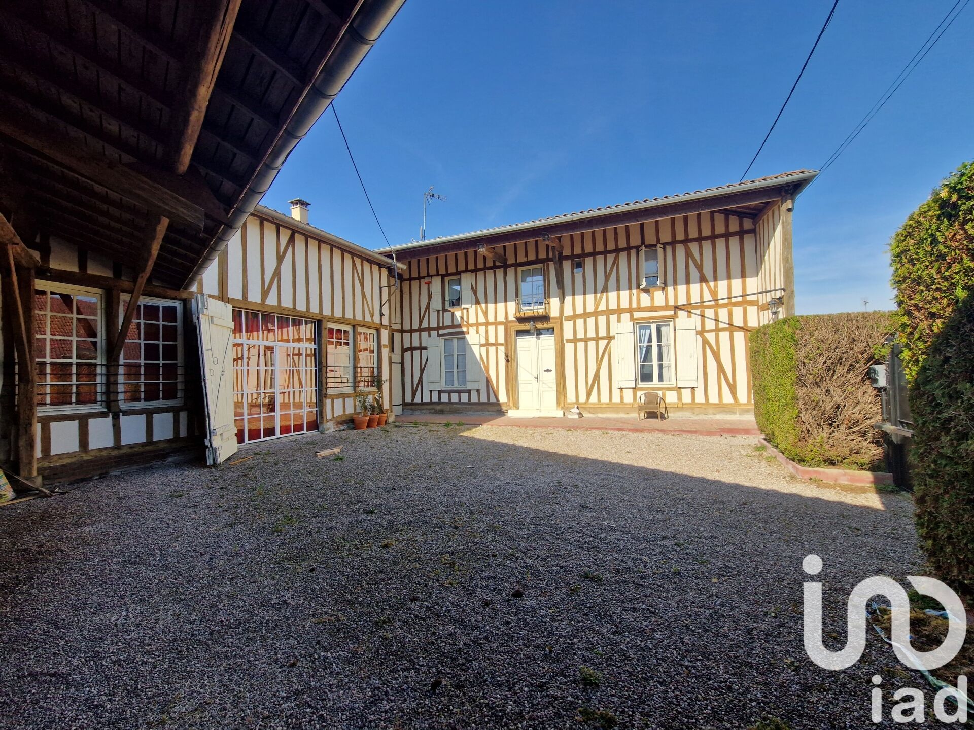 St-Amand-Sur-Fion - 235m² - 6p. - 5ch.