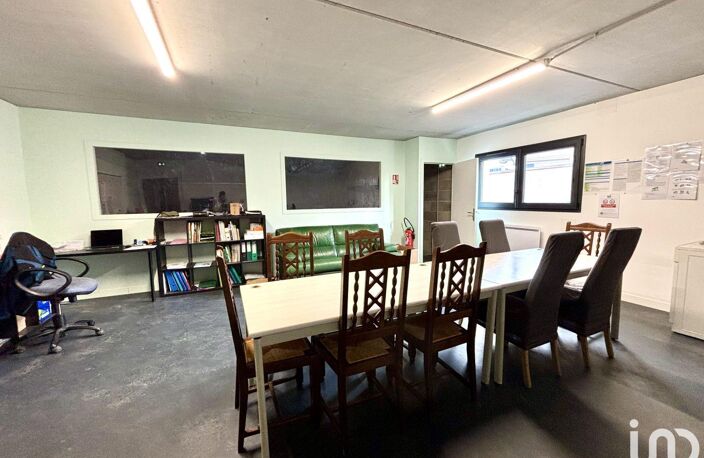 Location Local d'activités 289 m&sup2; — photo 3