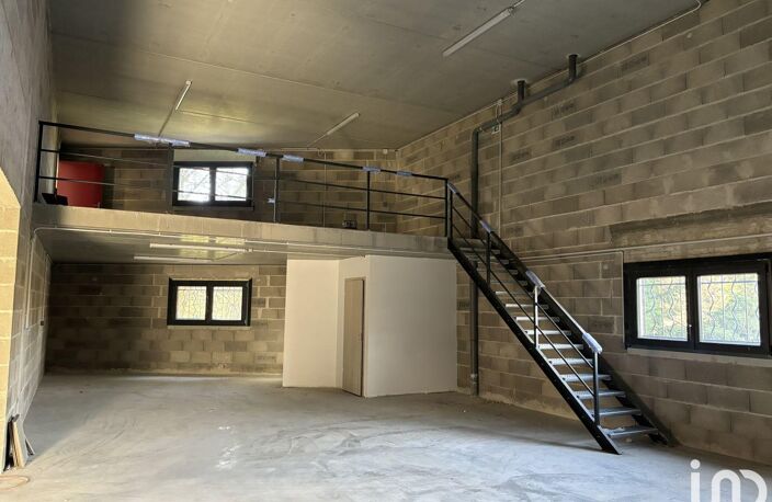 Location Local d'activités 289 m&sup2; — photo 5