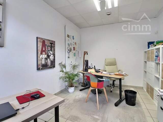 Local commercial Bureaux — photo du bien