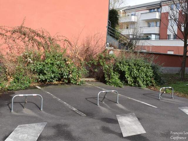 à vendre Choisy le Roi 94600 - Place de parking en extérieur- Résidence aquaverde - Rue du Lieutenant Colonel Curie - 7 995€ honoraires d'agence inclus — photo du bien