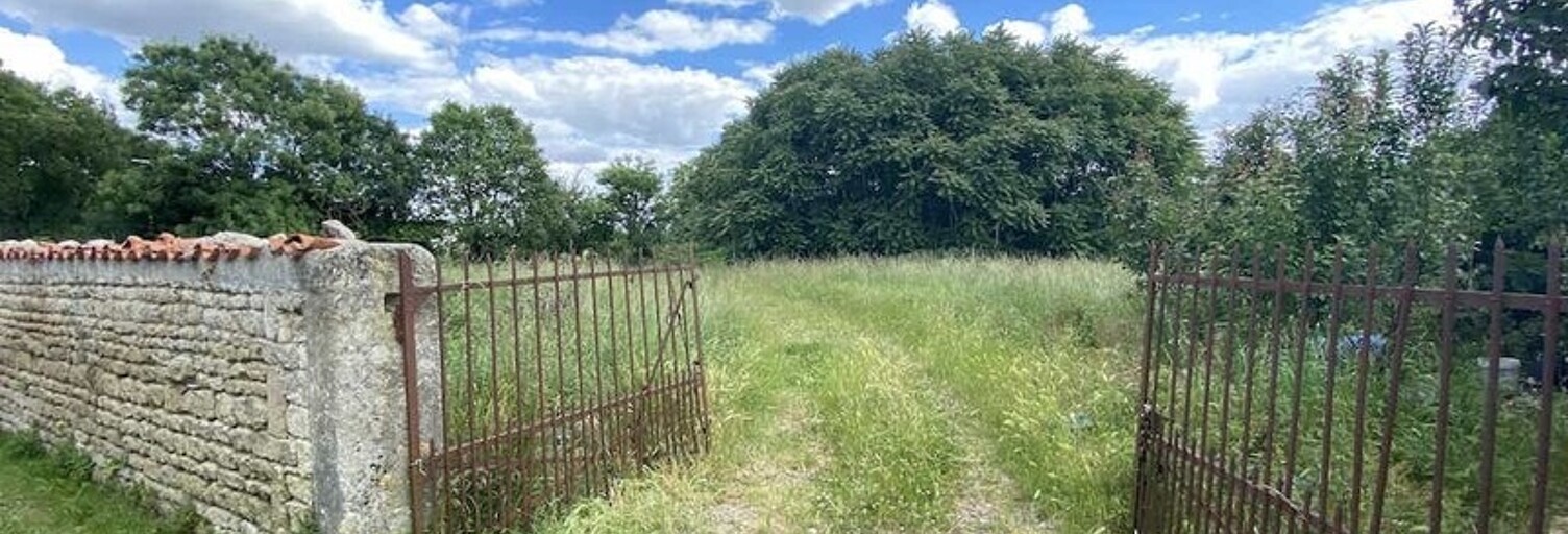 Terrain  1040 m² à vendre à Loulay (17330)
