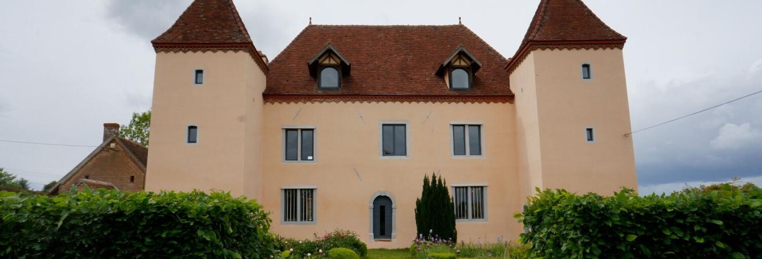 Maison 15 Pièces 522 m² à vendre à Saint-Martin-en-Bresse (71620)