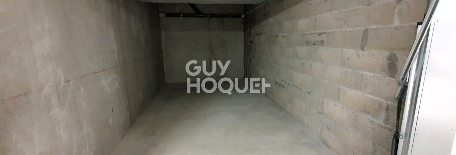 Garage   m² à louer à Décines-Charpieu (69150)