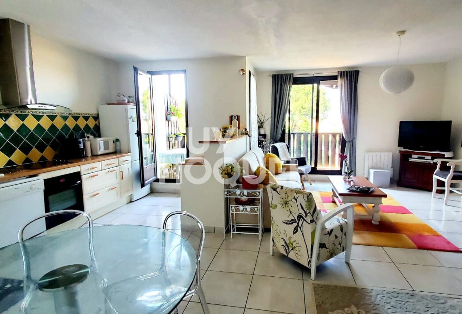 Proche commerces — photo 1