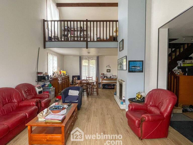 Maison - 134m² - Marolles-en-Brie — photo 1