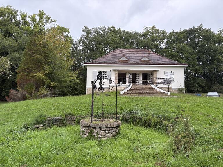 Villa — photo 1