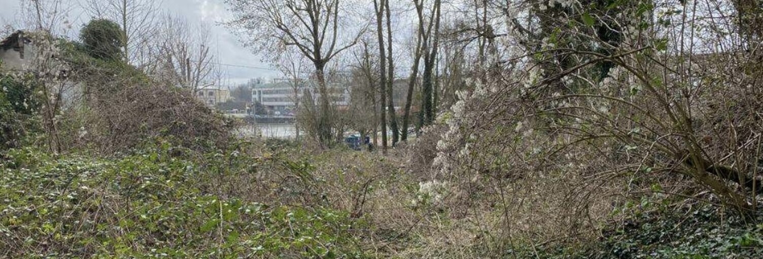 Terrain  1210 m² à vendre à Le Mée-sur-Seine (77350)