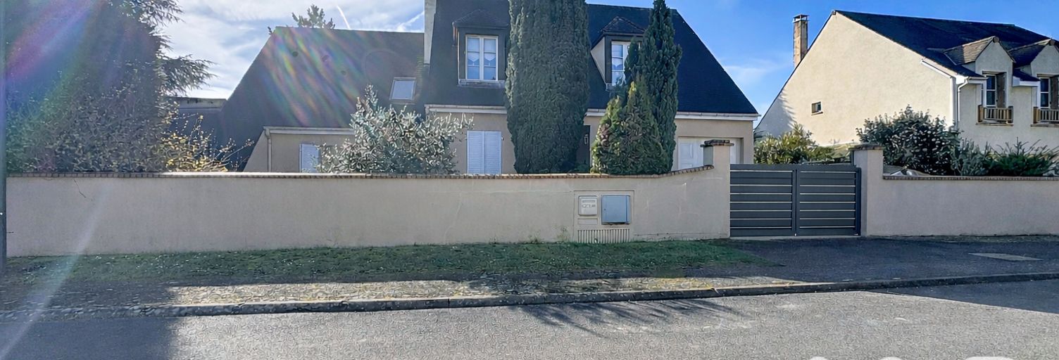 Maison 7 Pièces 245 m² à vendre à La Queue-en-Brie (94510)