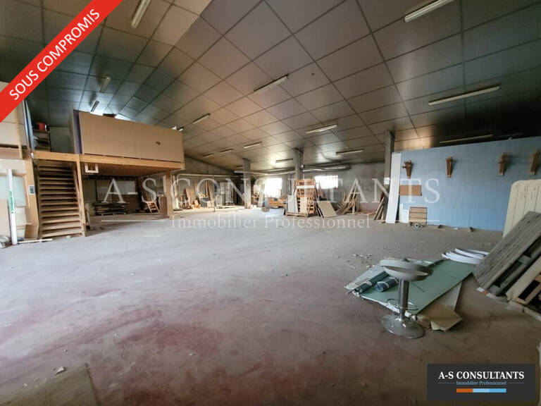 LOCAL D'ACTIVITE A VENDRE — photo 1