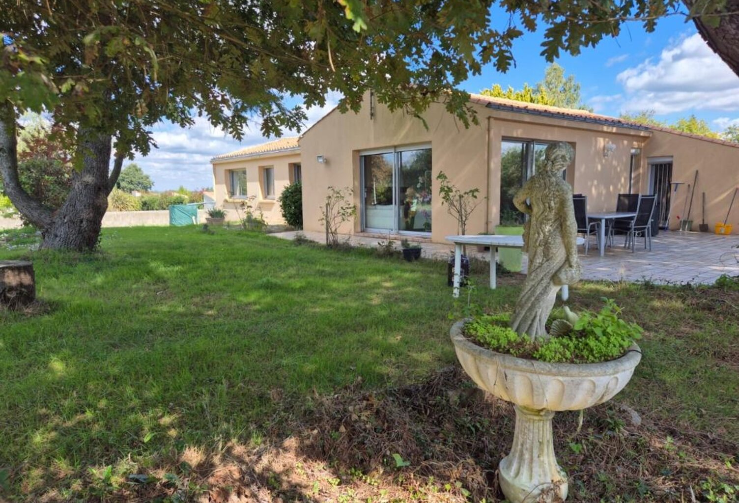 CHATEAU- GUIBERT AU CALME ABSOLUE CHARMANTE MAISON AVEC PISCINE ET SOUS SOL COMPLET SUR 3800M² CLOS — photo 1