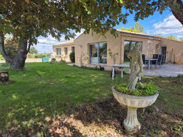 CHATEAU- GUIBERT AU CALME ABSOLUE CHARMANTE MAISON AVEC PISCINE ET SOUS SOL COMPLET SUR 3800M² CLOS — photo du bien
